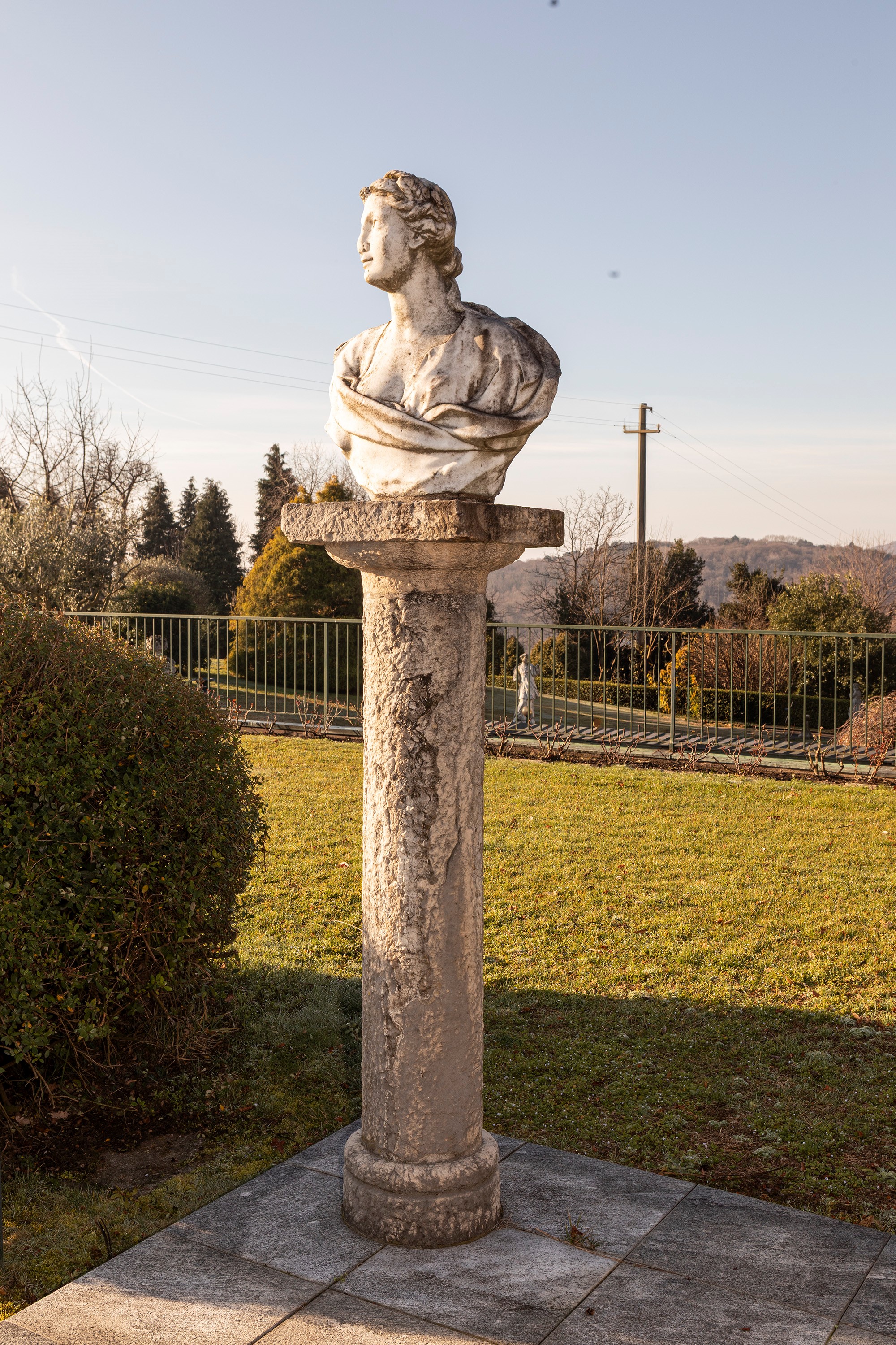 §QUATTRO BUSTI NEOCLASSICI IN MARMO