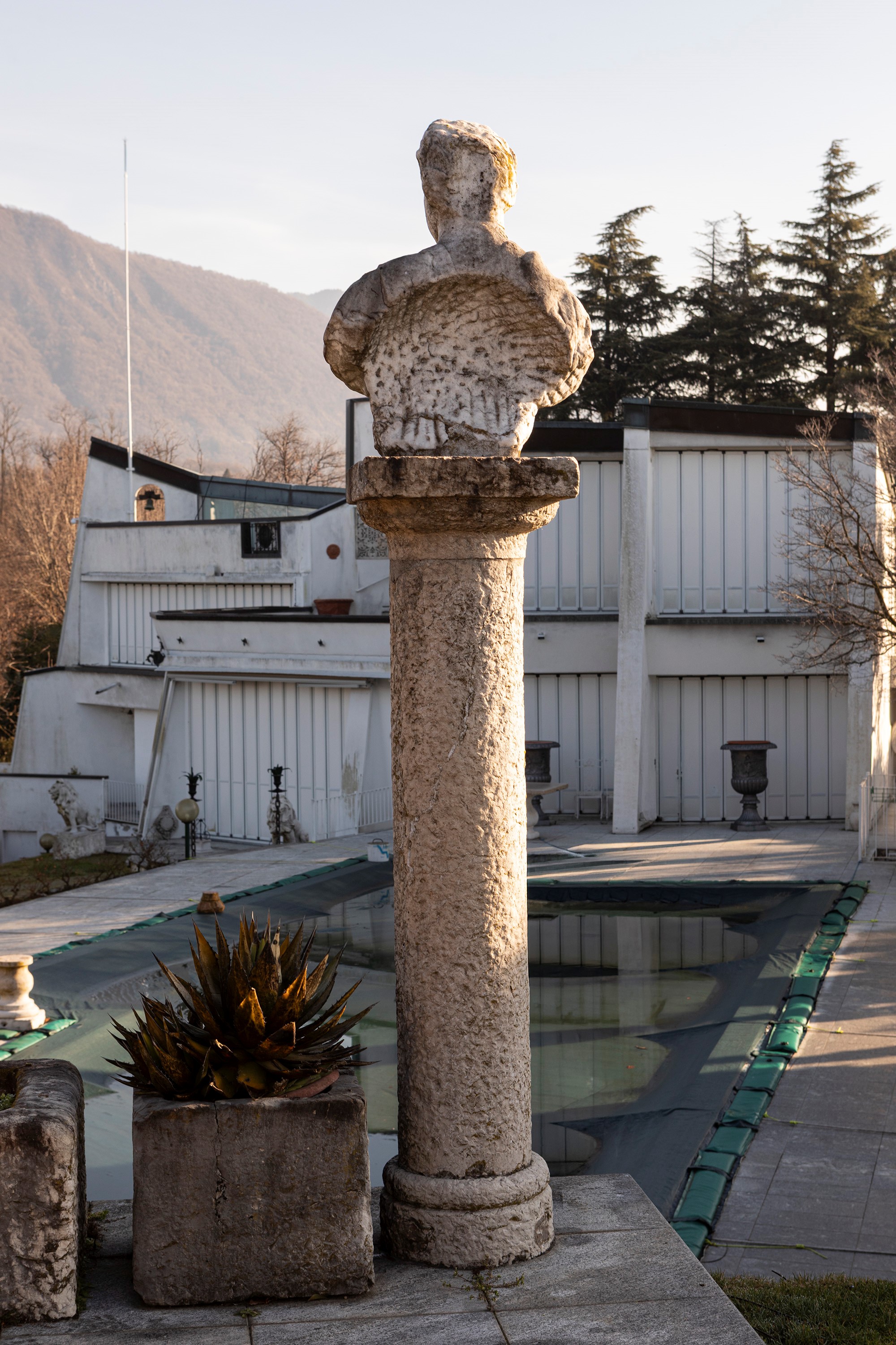 §QUATTRO BUSTI NEOCLASSICI IN MARMO