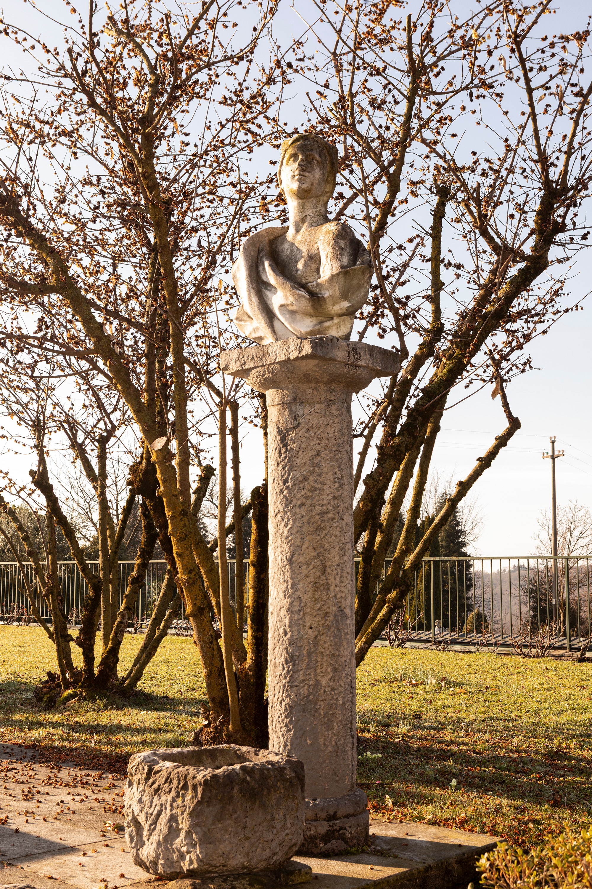 §QUATTRO BUSTI NEOCLASSICI IN MARMO
