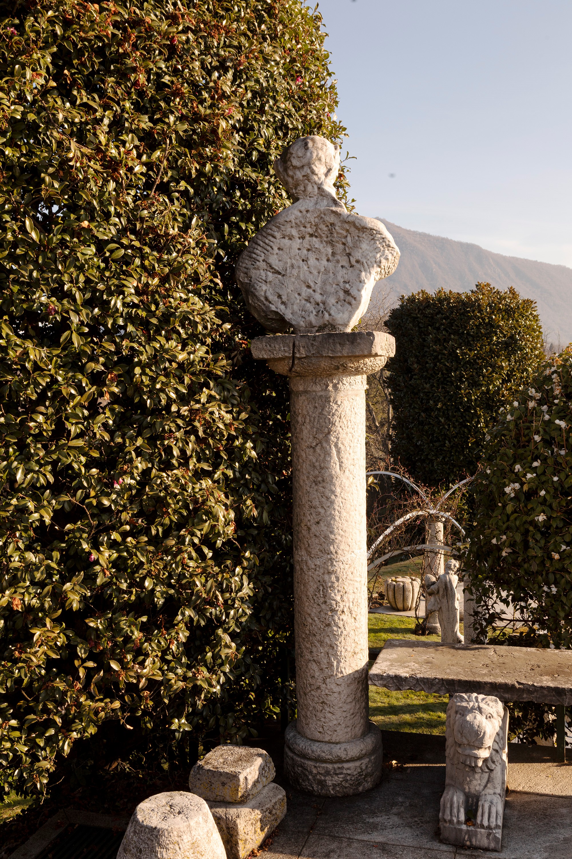 §QUATTRO BUSTI NEOCLASSICI IN MARMO