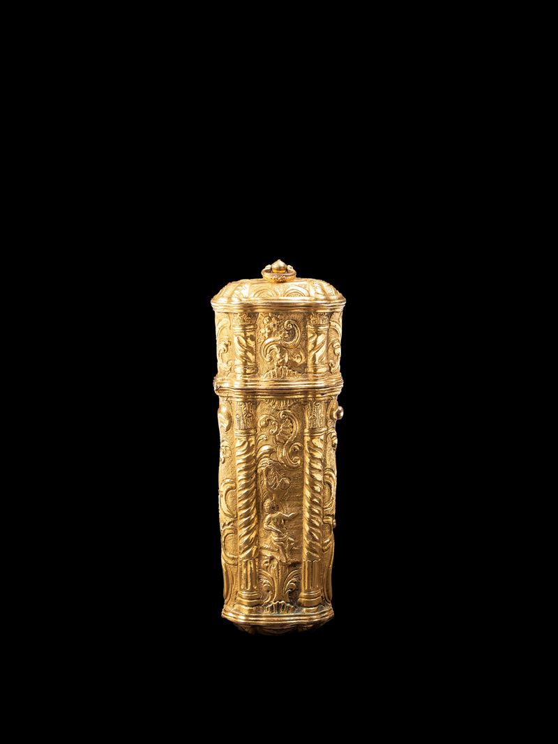 Necessaire in rame dorato, decorazione a sbalzo con putti e motivi floreali (Francia, XVIII secol...