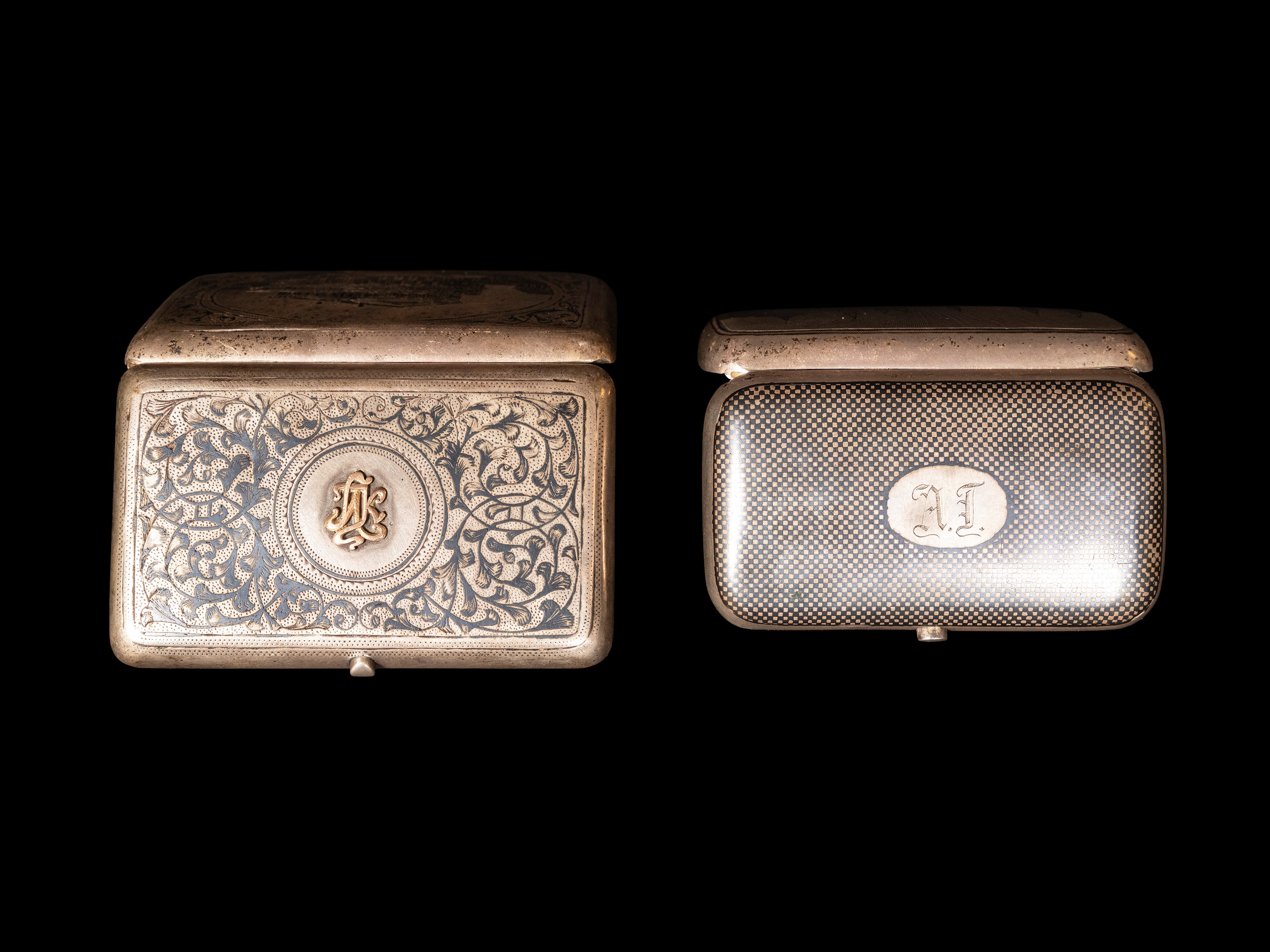 DUE SCATOLE IN ARGENTO NIELLATO
