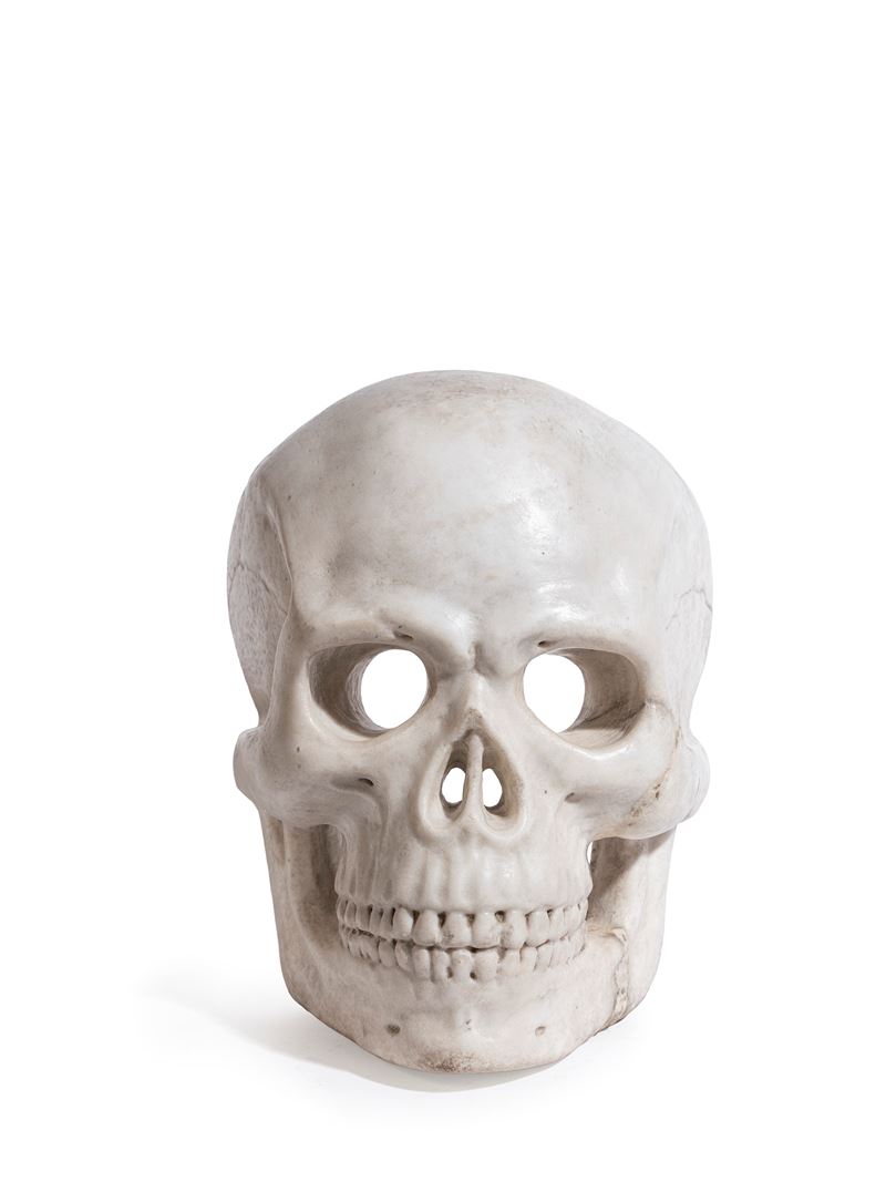 MEMENTO MORI IN MARMO BIANCO