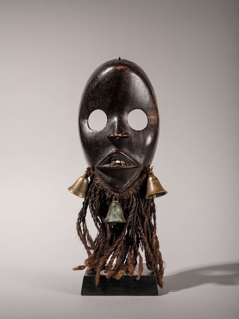 MASCHERA DAN