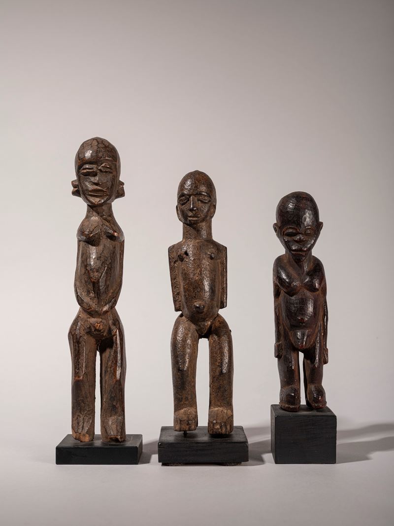 GRUPPO COMPOSTO DA TRE PICCOLE FIGURE