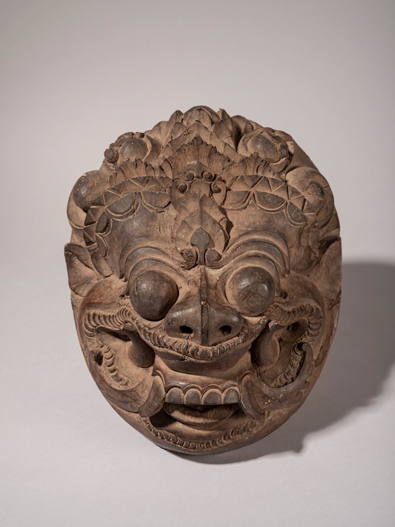 FREGIO IN LEGNO PESANTE RAFFIGURANTE DEMONE