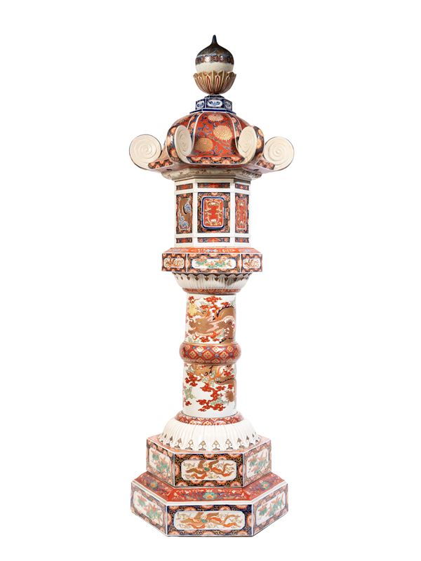 GRANDE PAGODA IN PORCELLANA KUTANI
