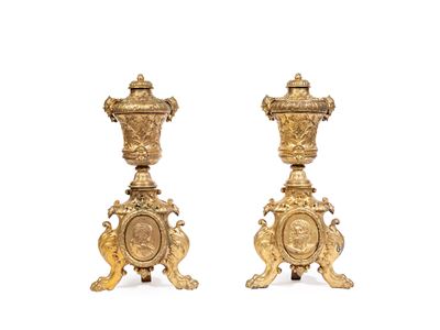 Francia, XIX secolo, Coppia di alari in bronzo dorato
