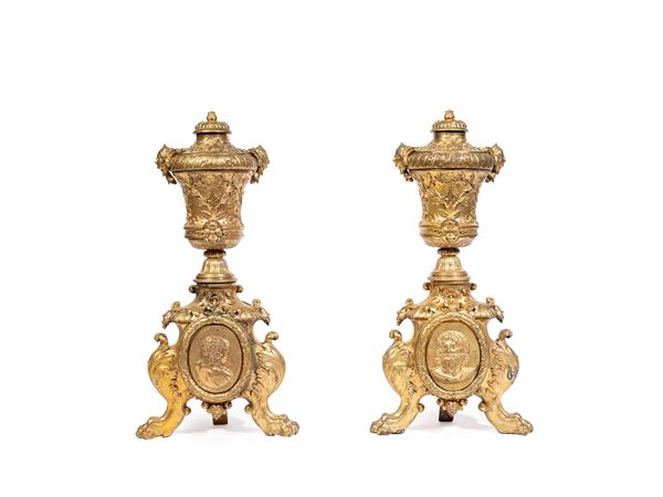 COPPIA DI ALARI IN BRONZO DORATO