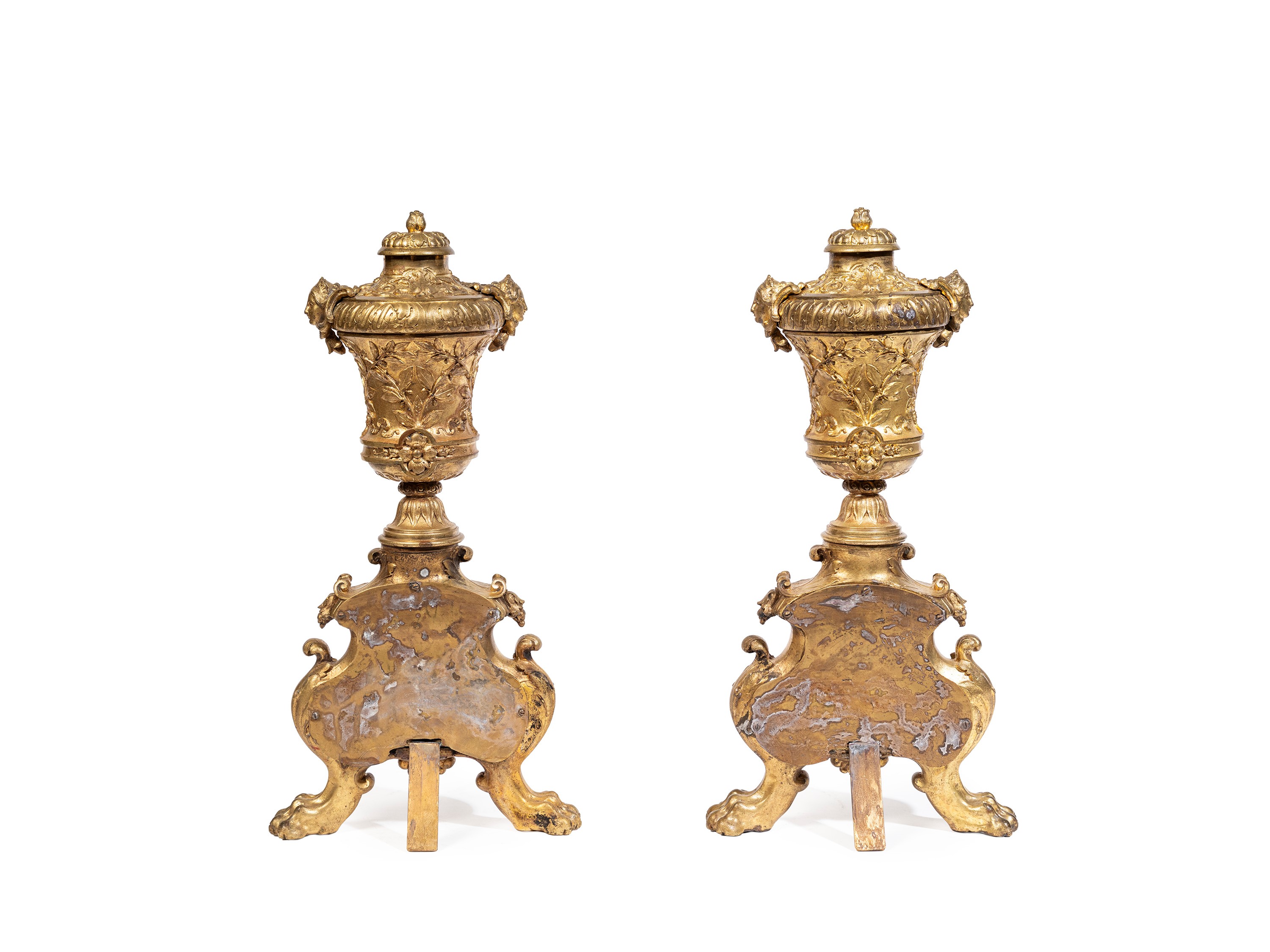 Francia, XIX secolo, Coppia di alari in bronzo dorato