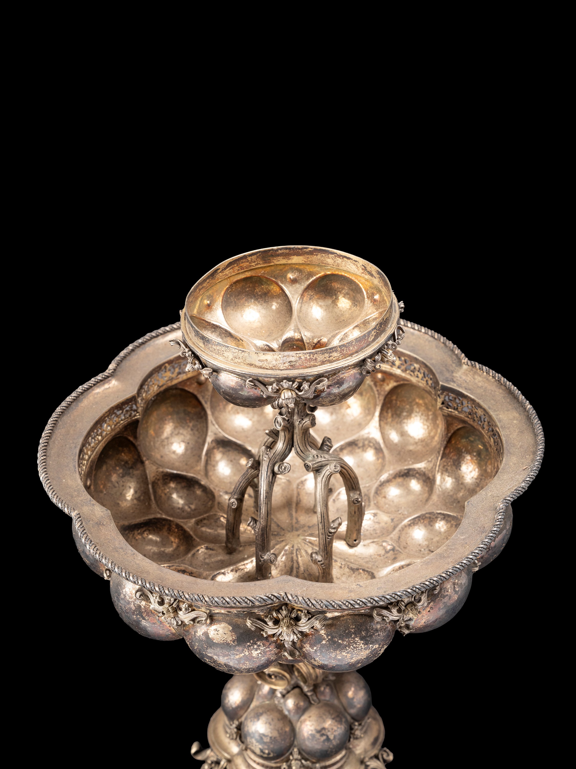 GRANDE CENTROTAVOLA IN ARGENTO