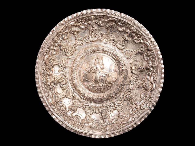 PIATTO DA PARATA IN ARGENTO
