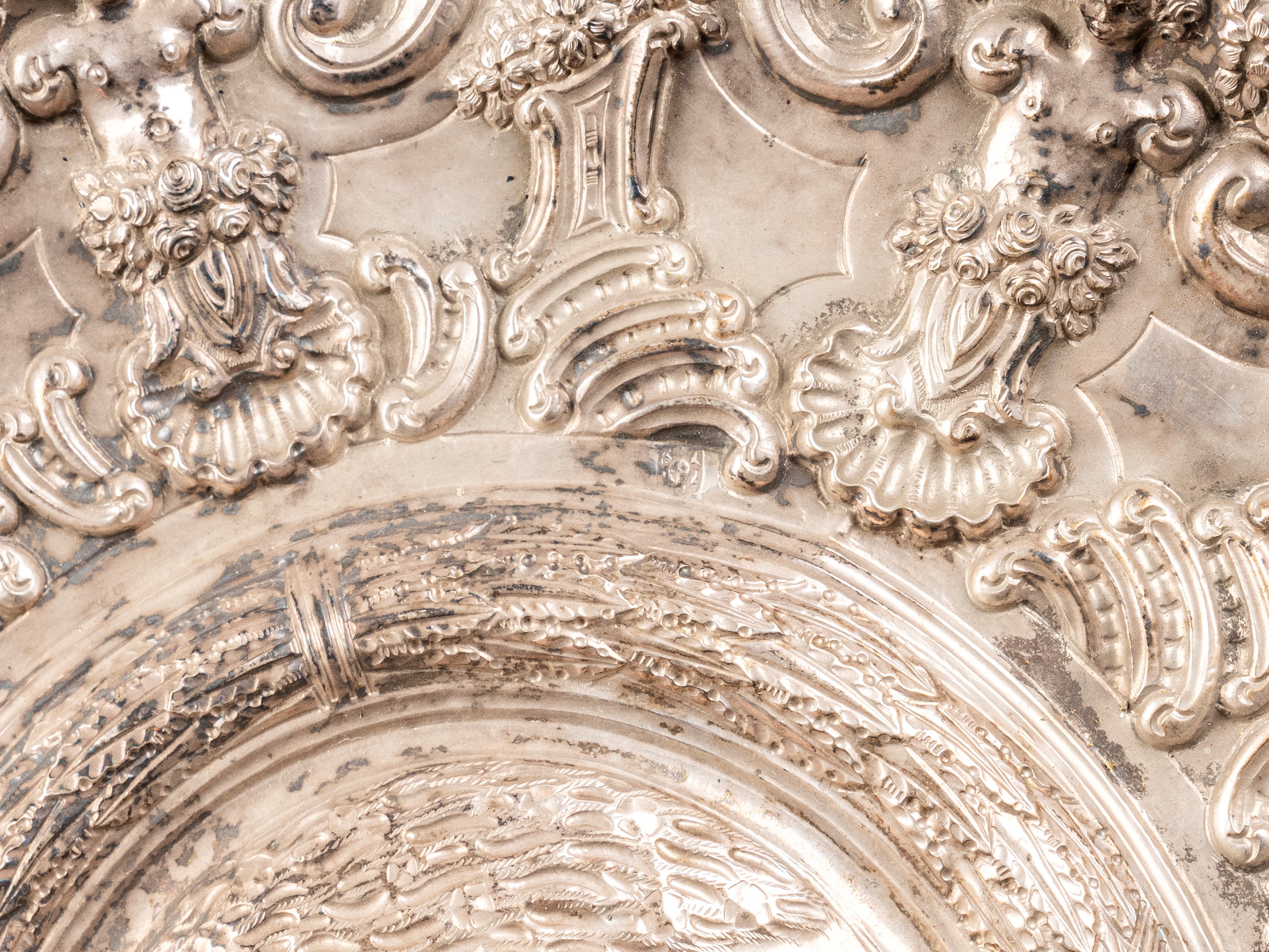 PIATTO DA PARATA IN ARGENTO