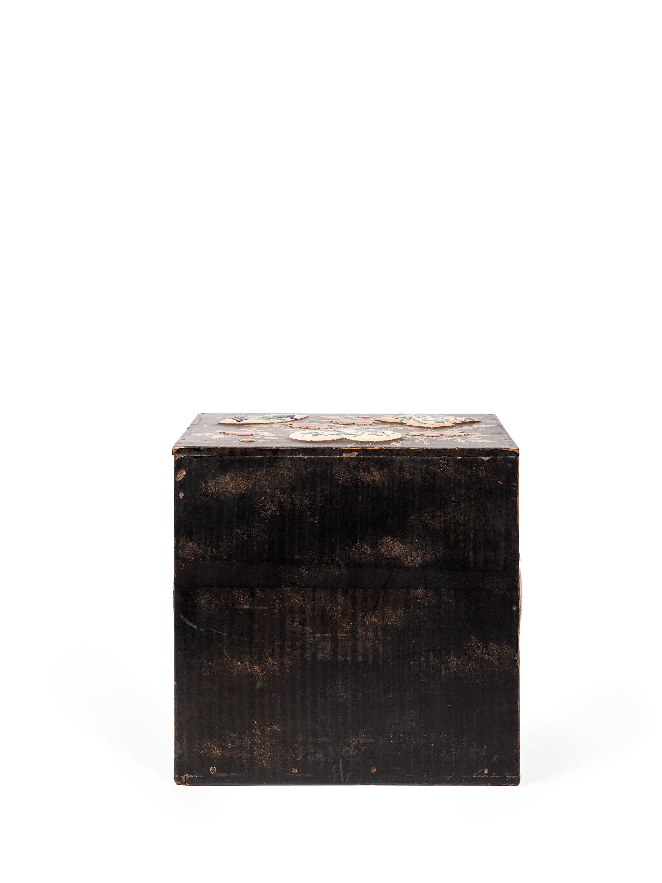 Giappone (periodo Taishō–Shōwa, 1920–1930), Kodansu in legno laccato