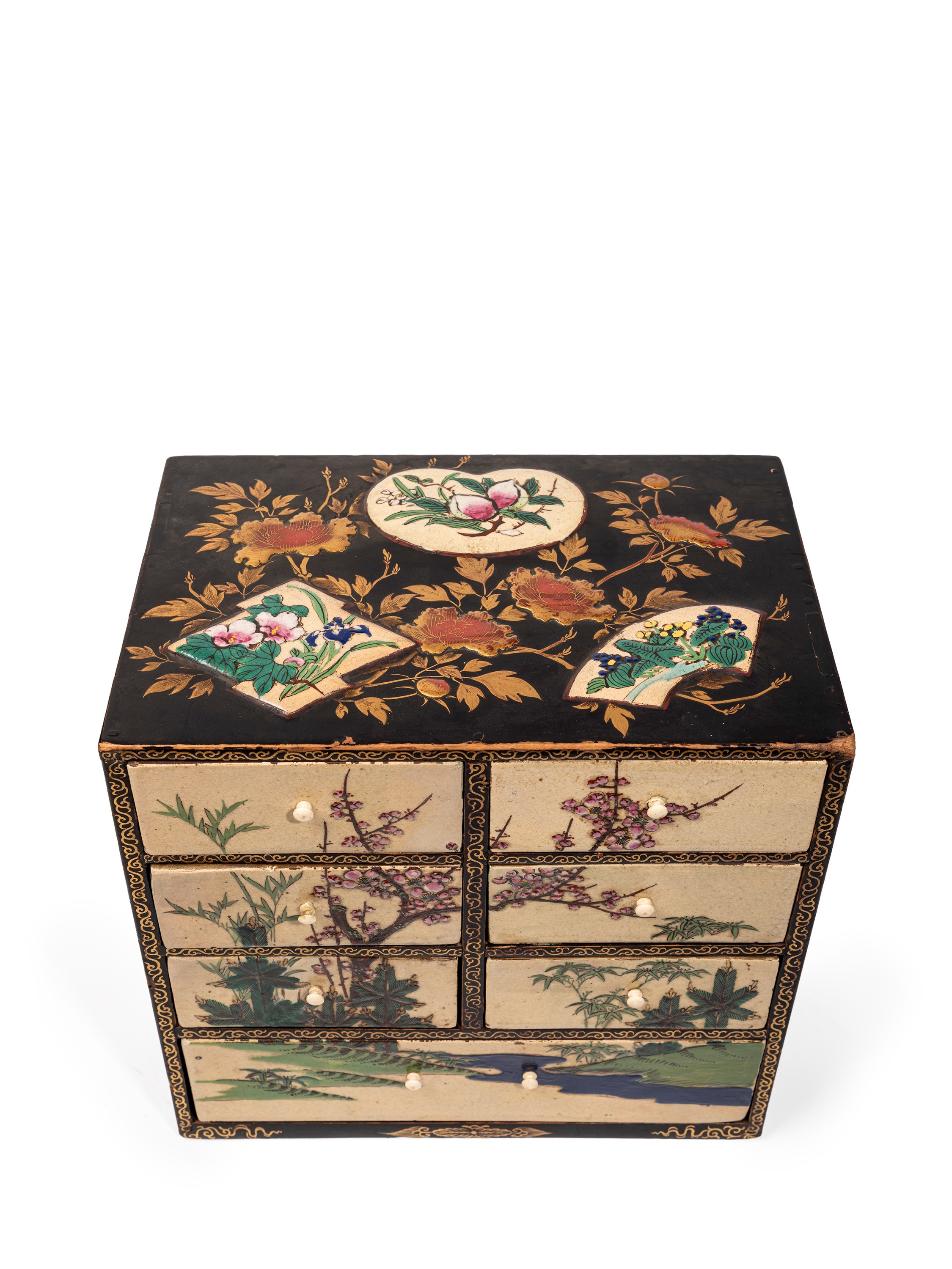 Giappone (periodo Taishō–Shōwa, 1920–1930), Kodansu in legno laccato