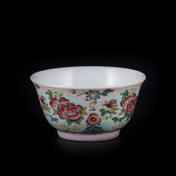 A FAMILLE ROSE CUP