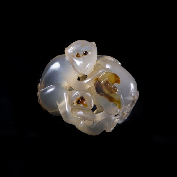 AN AGATE MONKEY AND PEACH GROUP