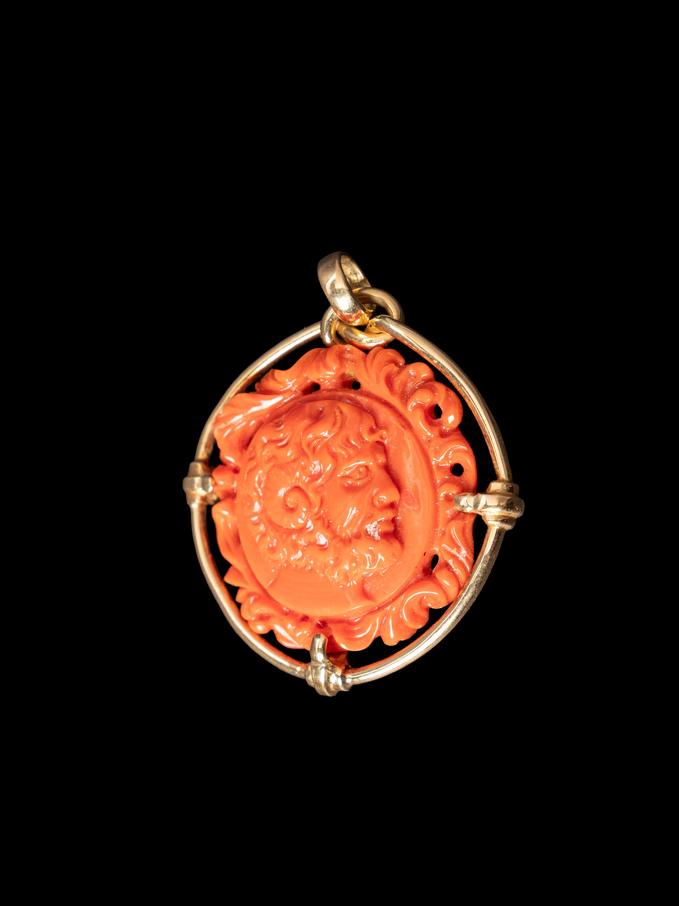 ☼PENDENTE IN CORALLO E ORO