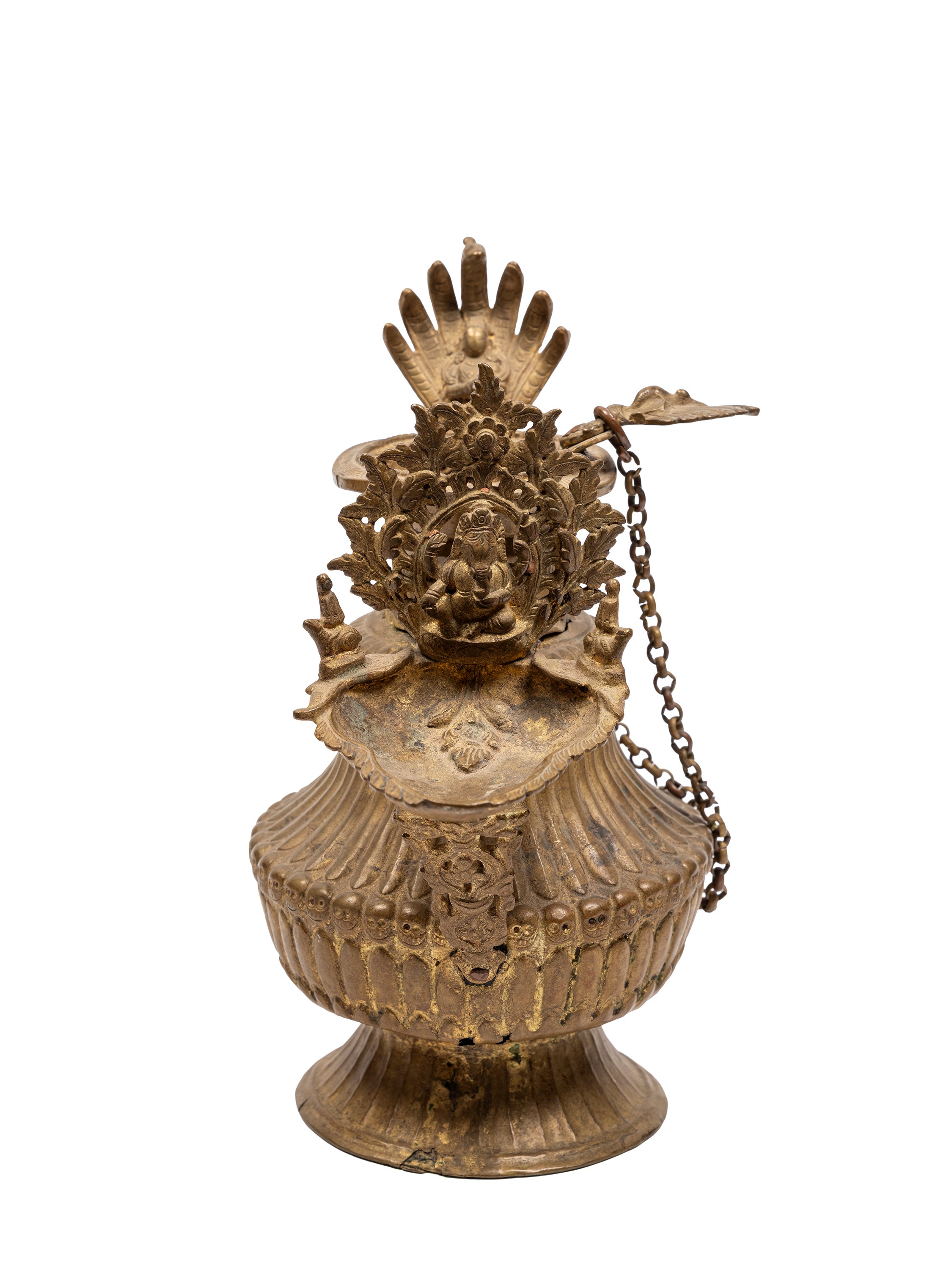 Sukun da, oggetto decorativo in ottone decorato a sbalzo (Himalaya, XVIII/XIX secolo), h 26 cm