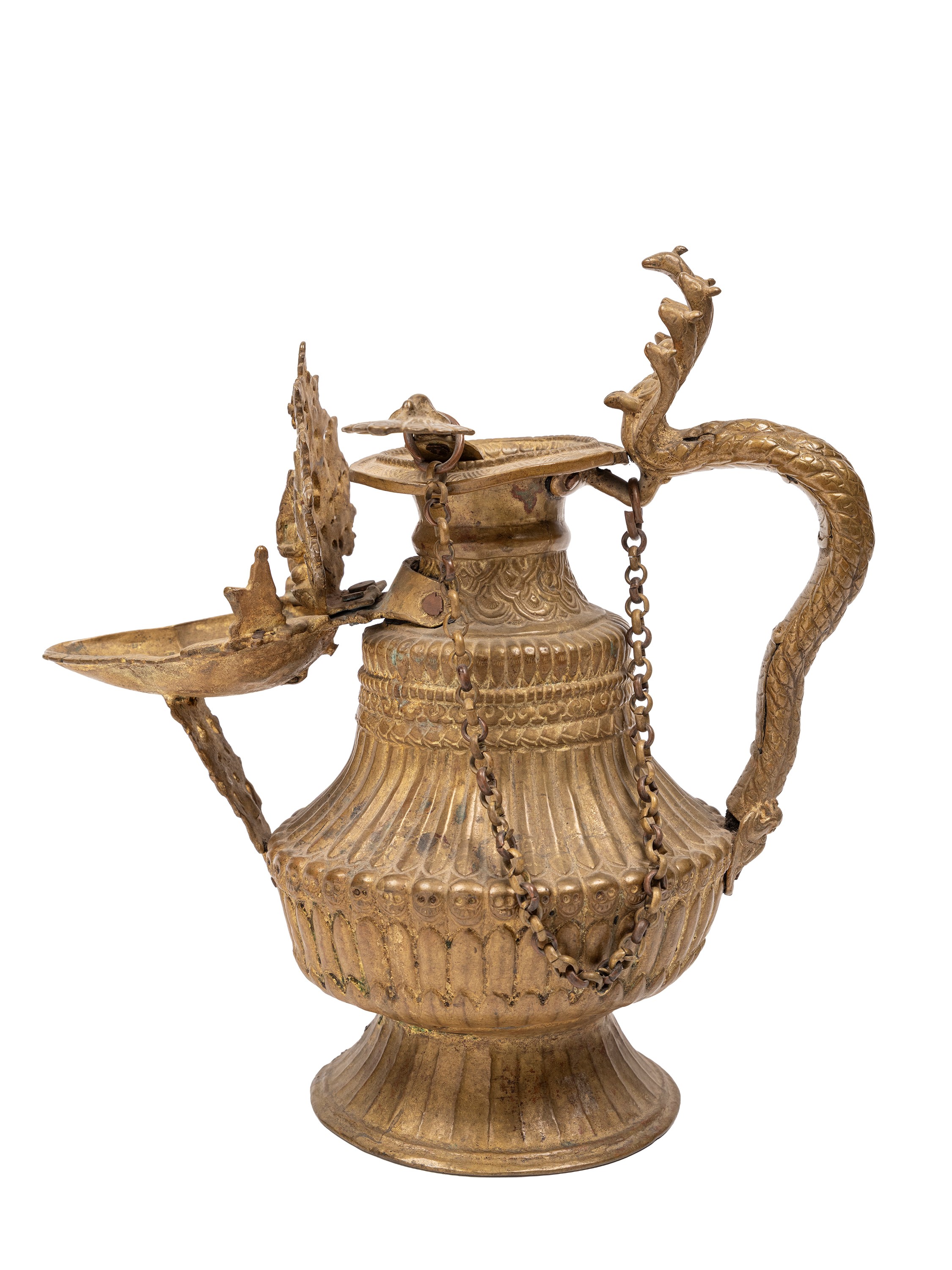 Sukun da, oggetto decorativo in ottone decorato a sbalzo (Himalaya, XVIII/XIX secolo), h 26 cm