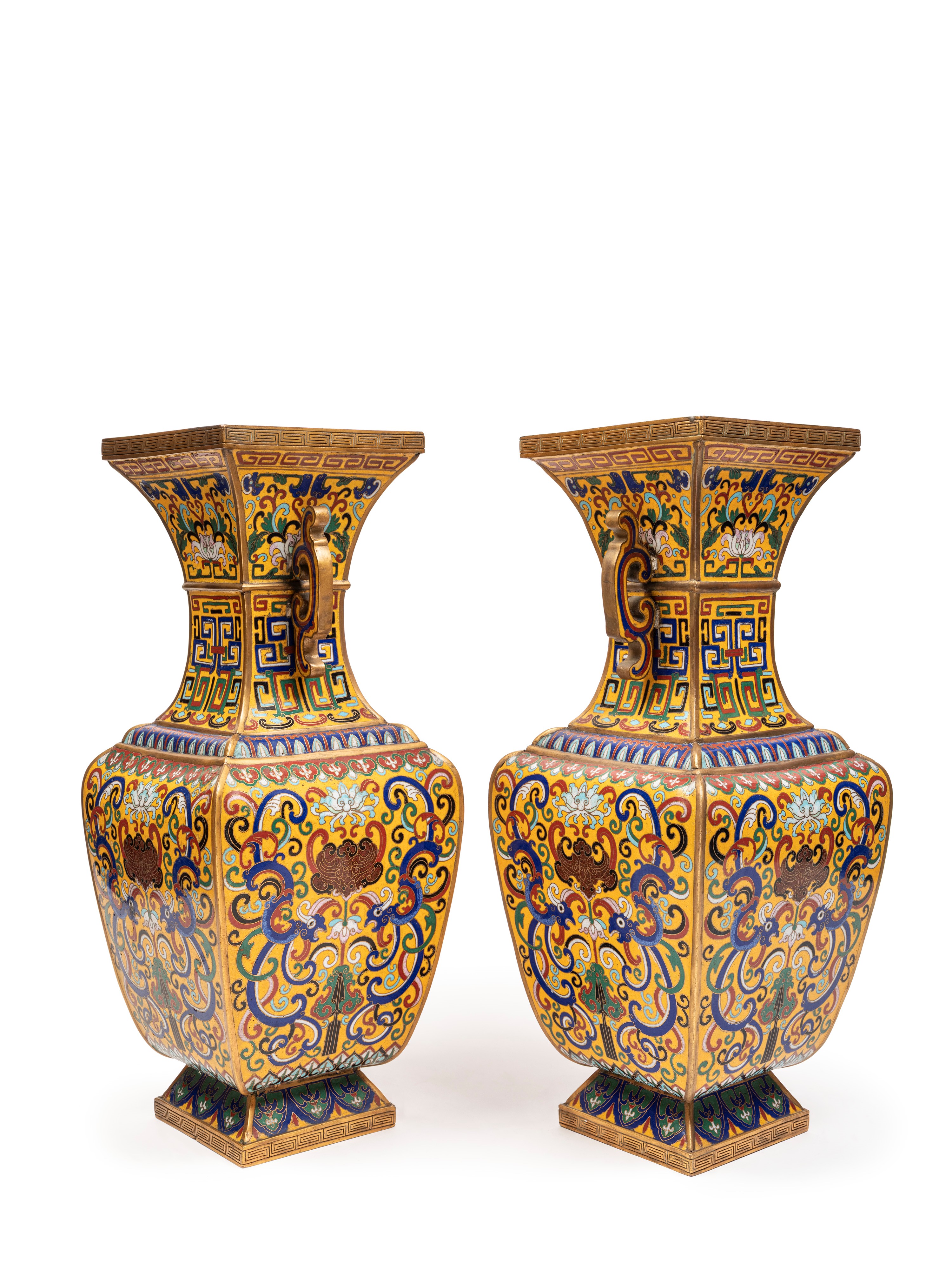 COPPIA DI VASI A TROMBA IN SMALTO CLOISONNE'