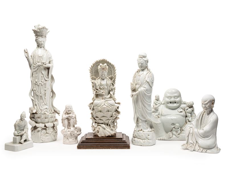 SETTE FIGURE IN PORCELLANA BLANC-DE-CHINE