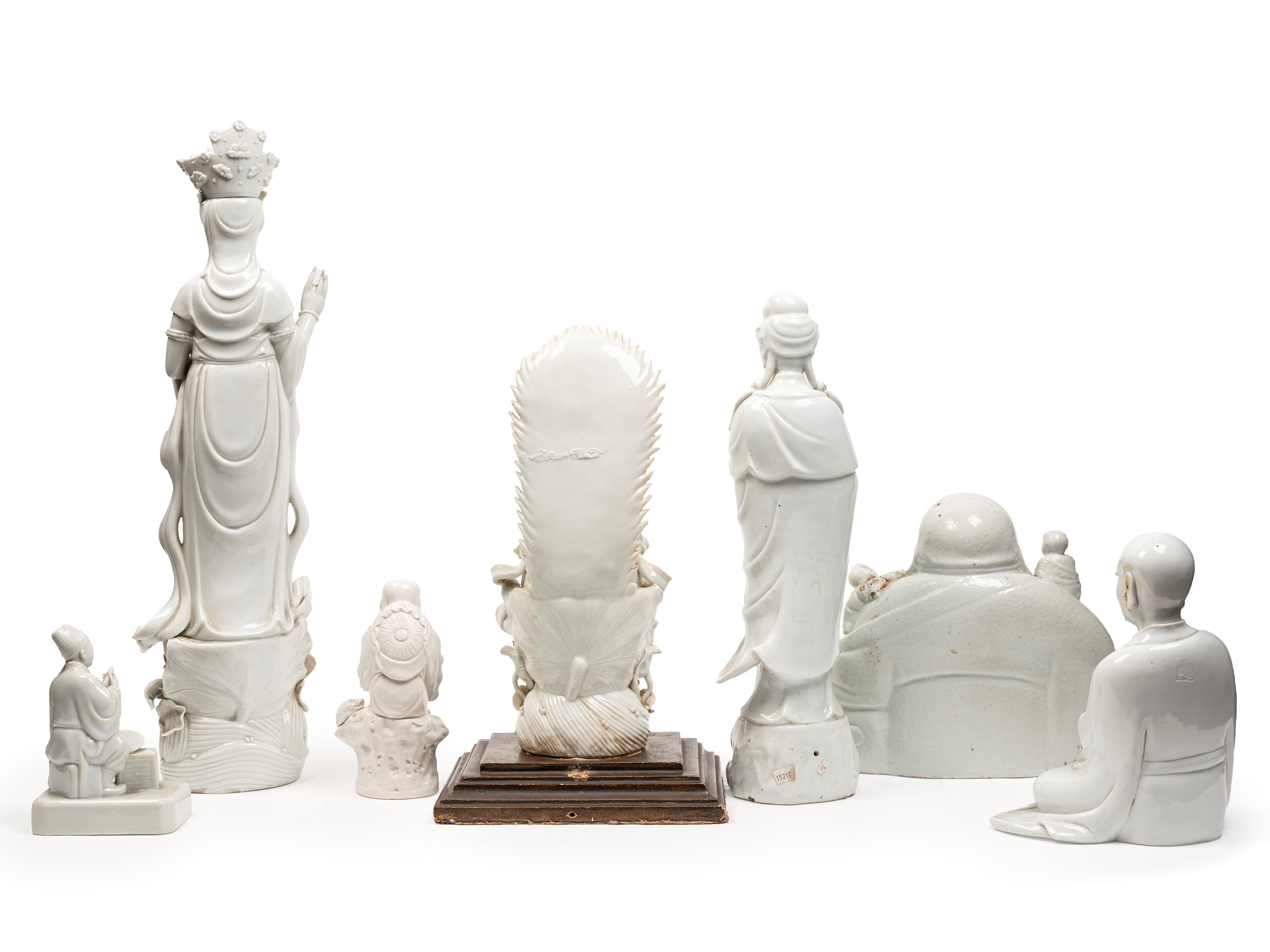 SETTE FIGURE IN PORCELLANA BLANC-DE-CHINE