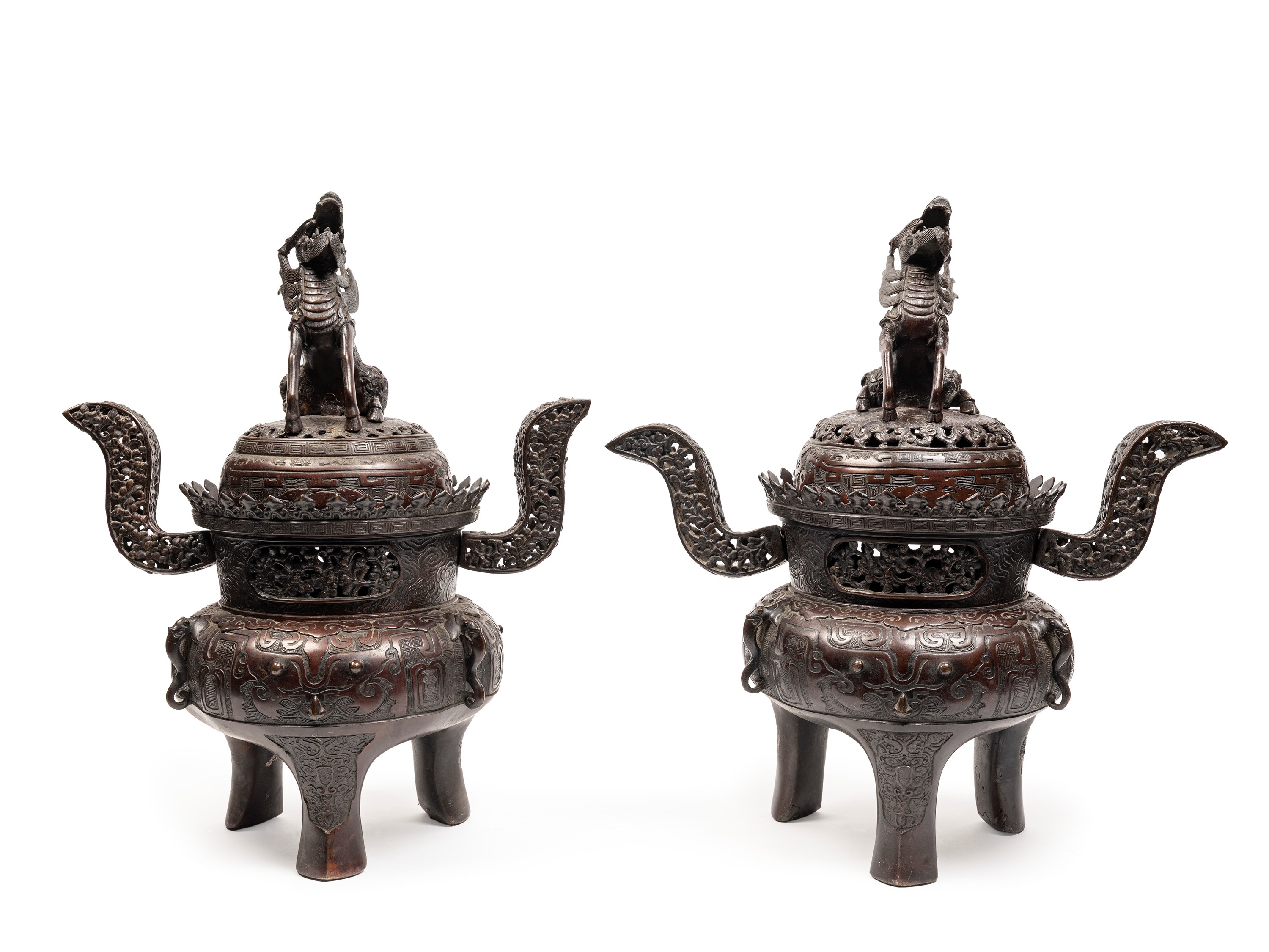 Cina (dinastia Qing, XIX secolo), Coppia di grandi incensieri in bronzo