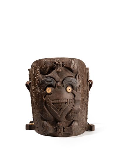Borneo indonesiano, Baby carry Dayak in legno intagliato