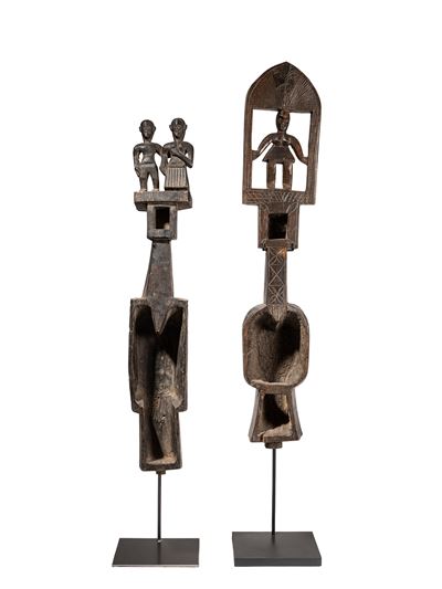 Popoli Santal (India nord occidentale), Due liuti con scultura antropomorfa in legno