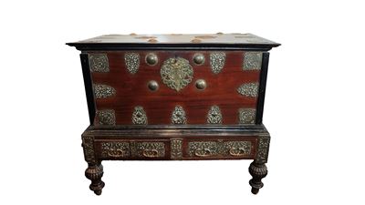 Mobile cassone orientale, colonie olandesi, silon