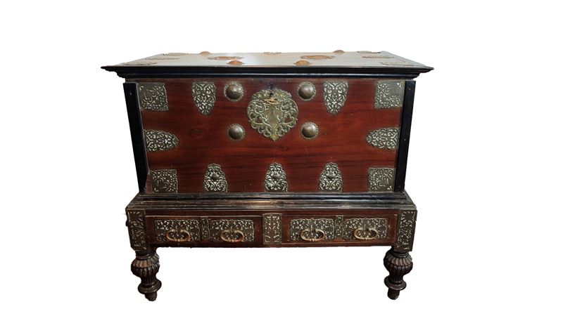 Mobile cassone orientale, colonie olandesi, silon
