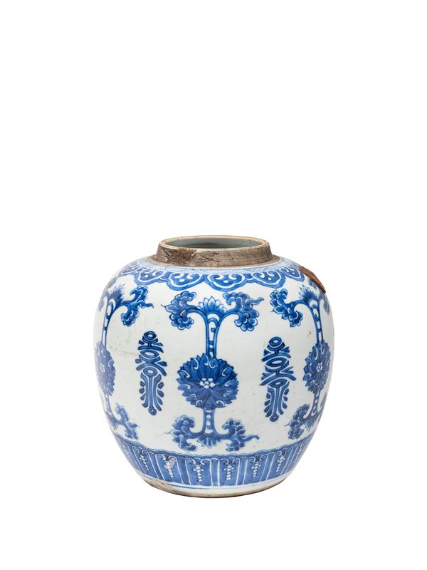 VASO IN PORCELLANA BIANCA E BLU