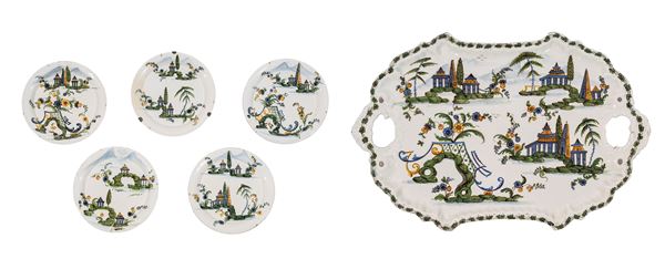 UN VASSOIO E CINQUE PIATTI IN MAIOLICA NOVE