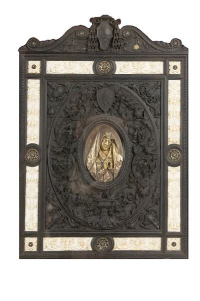 Secolo XIX, Cornice in ebano e avorio con placca centrale in bronzo