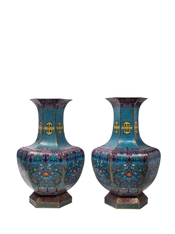 A PAIR OF LARGE CLOISONNÉ VASES