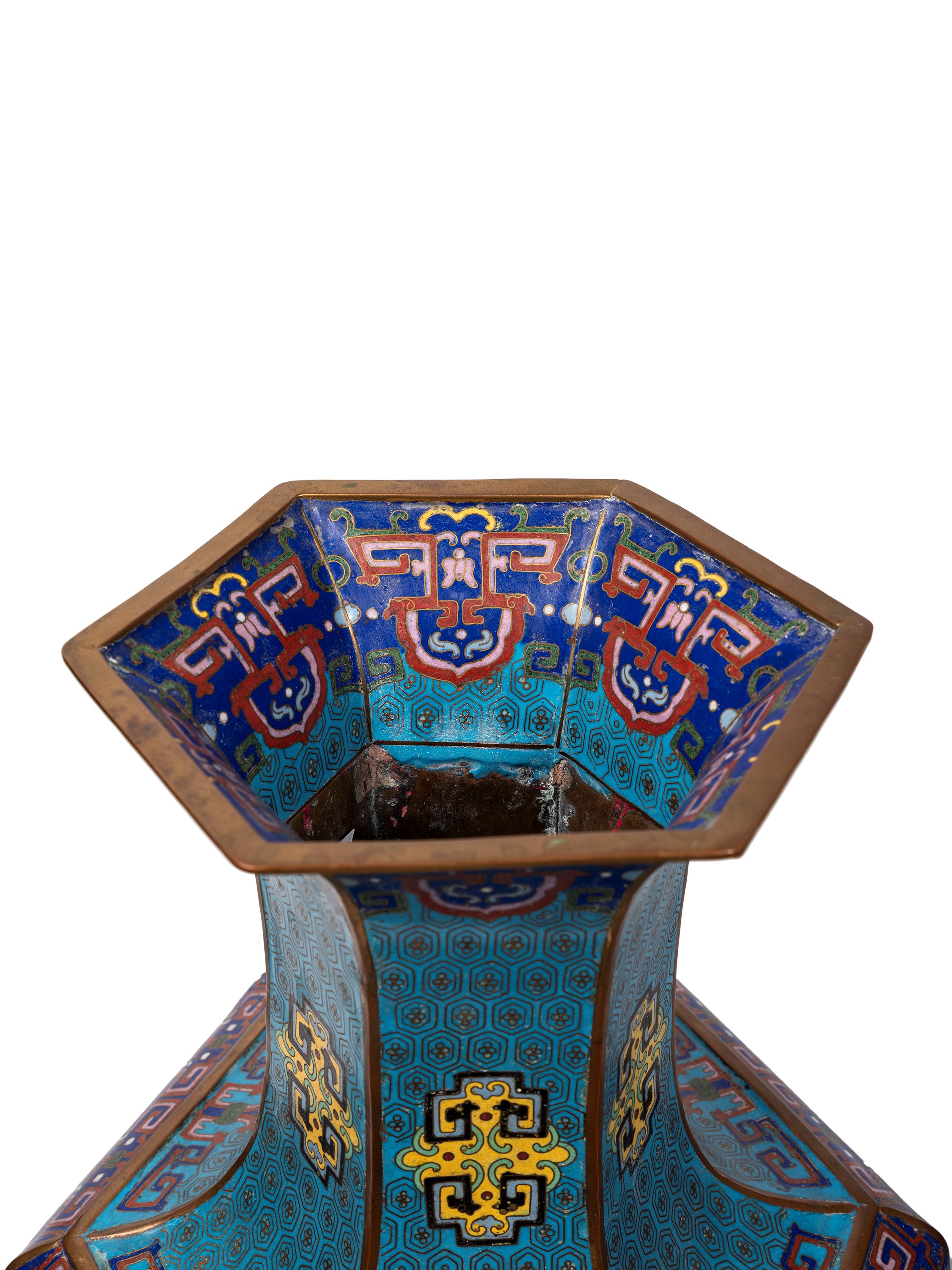 Coppia di grandi vasi cloisonné, motivi a qilong, loto e nido d’ape