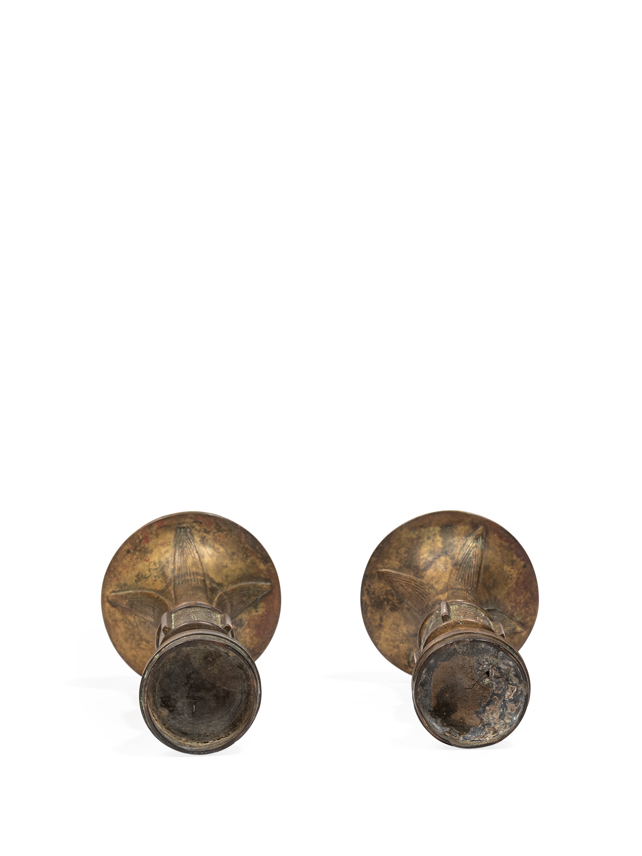 Coppia di vasi in bronzo, forma arcaistica gu con decorazione a taotie incisa (Cina, dinastia Qin...