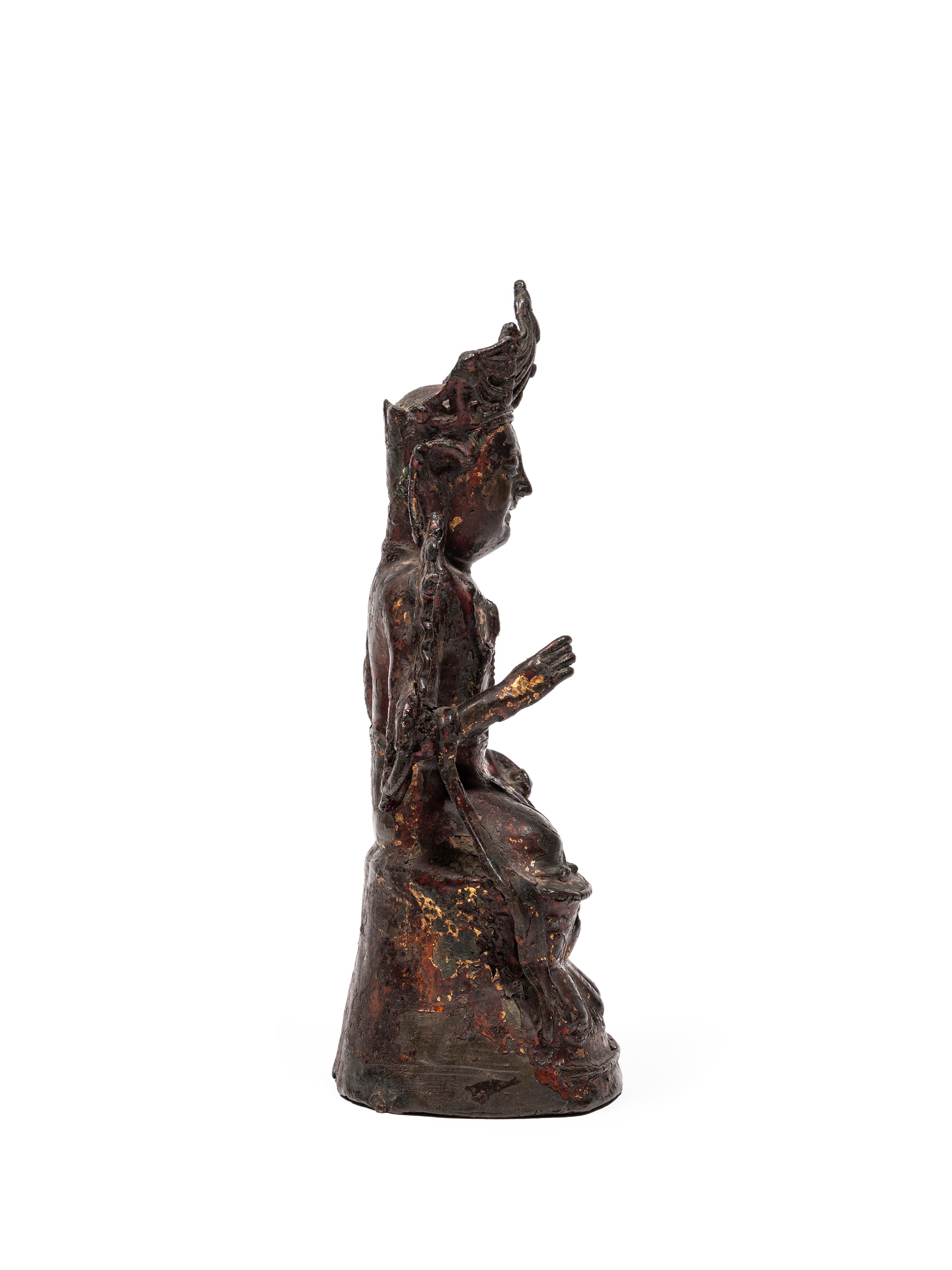 Cina, dinastia Ming (1368-1644), Figura in bronzo dorato raffigurante Avalokitesvara seduto