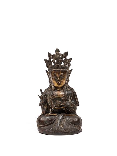 Cina, Dinastia Ming (1368-1644), Figura in bronzo dorato raffigurante Avalokiteshvara seduto
