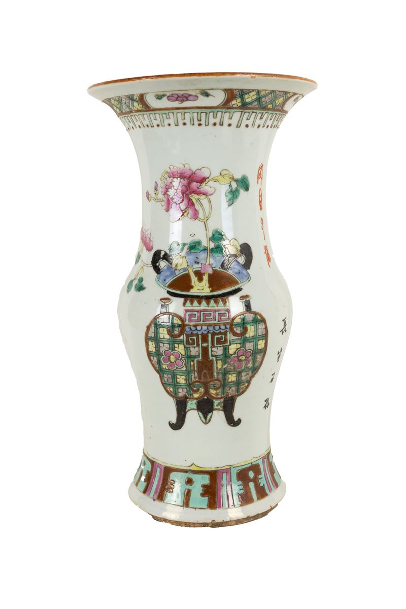 °VASO IN PORCELLANA POLICROMA