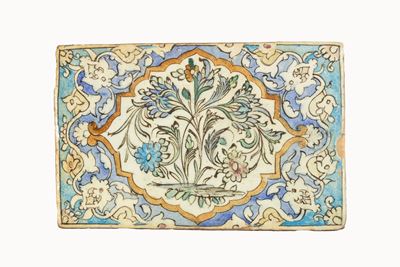 Piastra in terracotta smaltata, decorazione a motivi floreali, Persia, XIX secolo