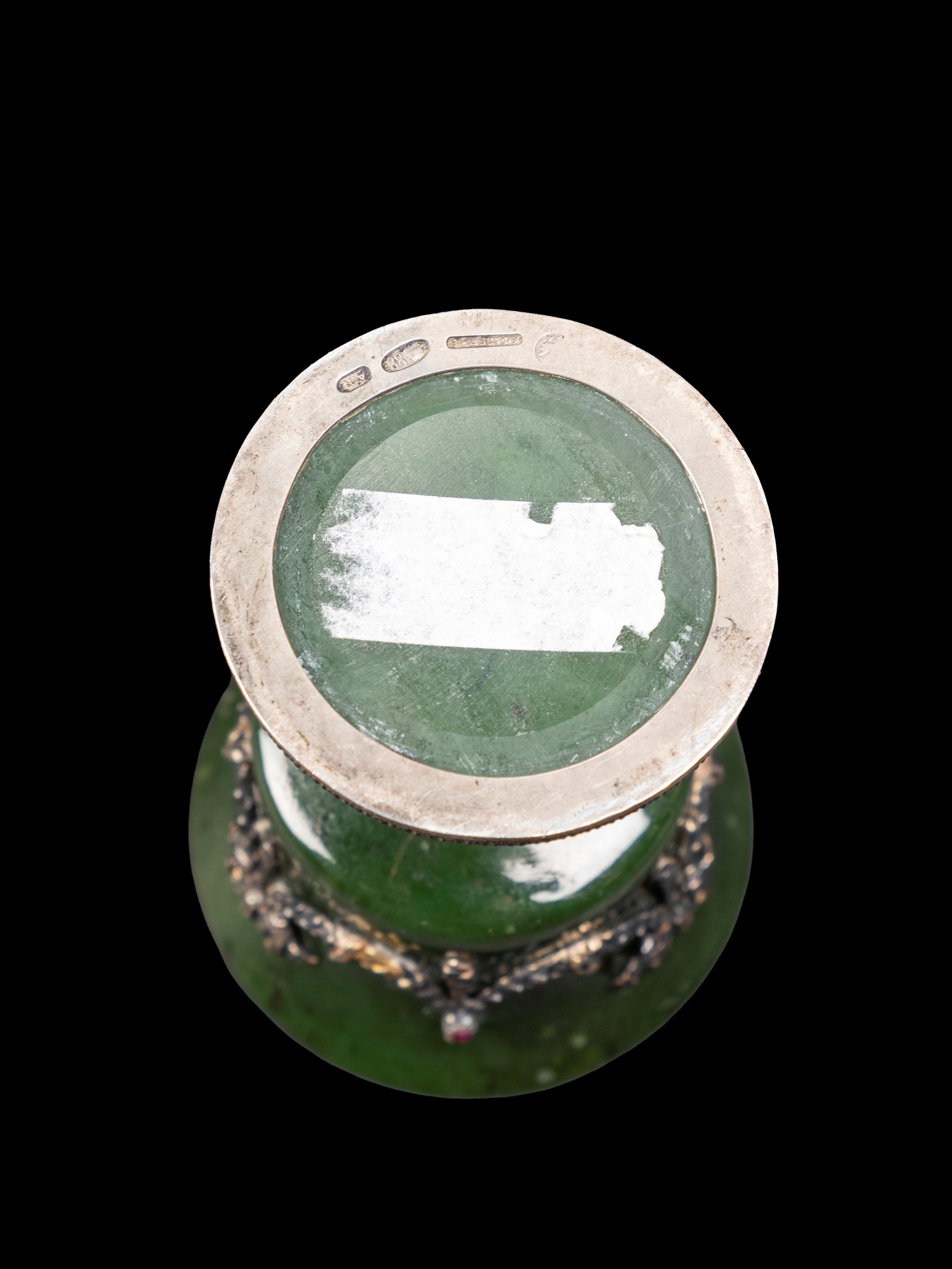 COPPIA DI PORTA UOVO IN GIADA NEFRITE E ARGENTO