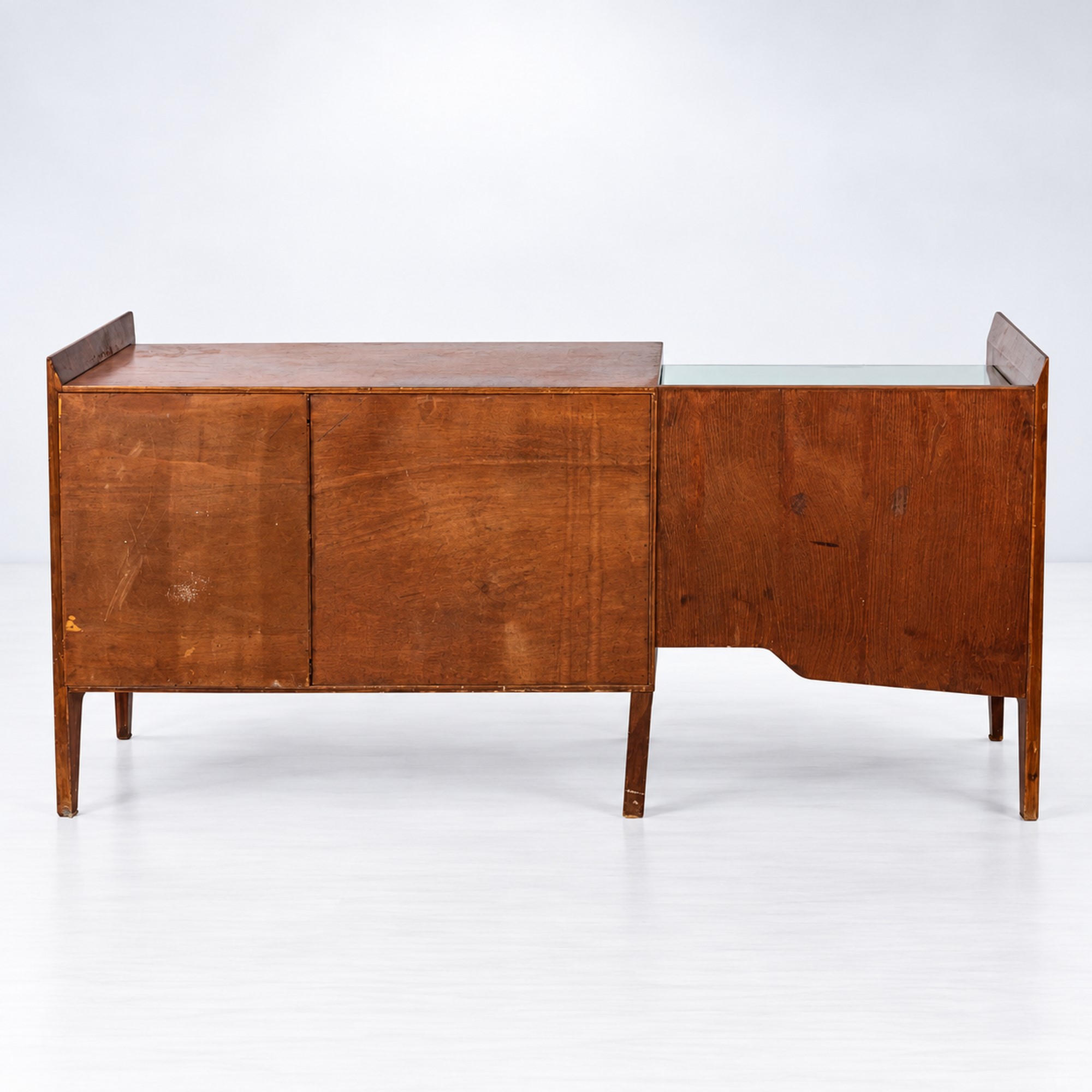Gio Ponti - Mobile contenitore con piano in vetro e vano a anta