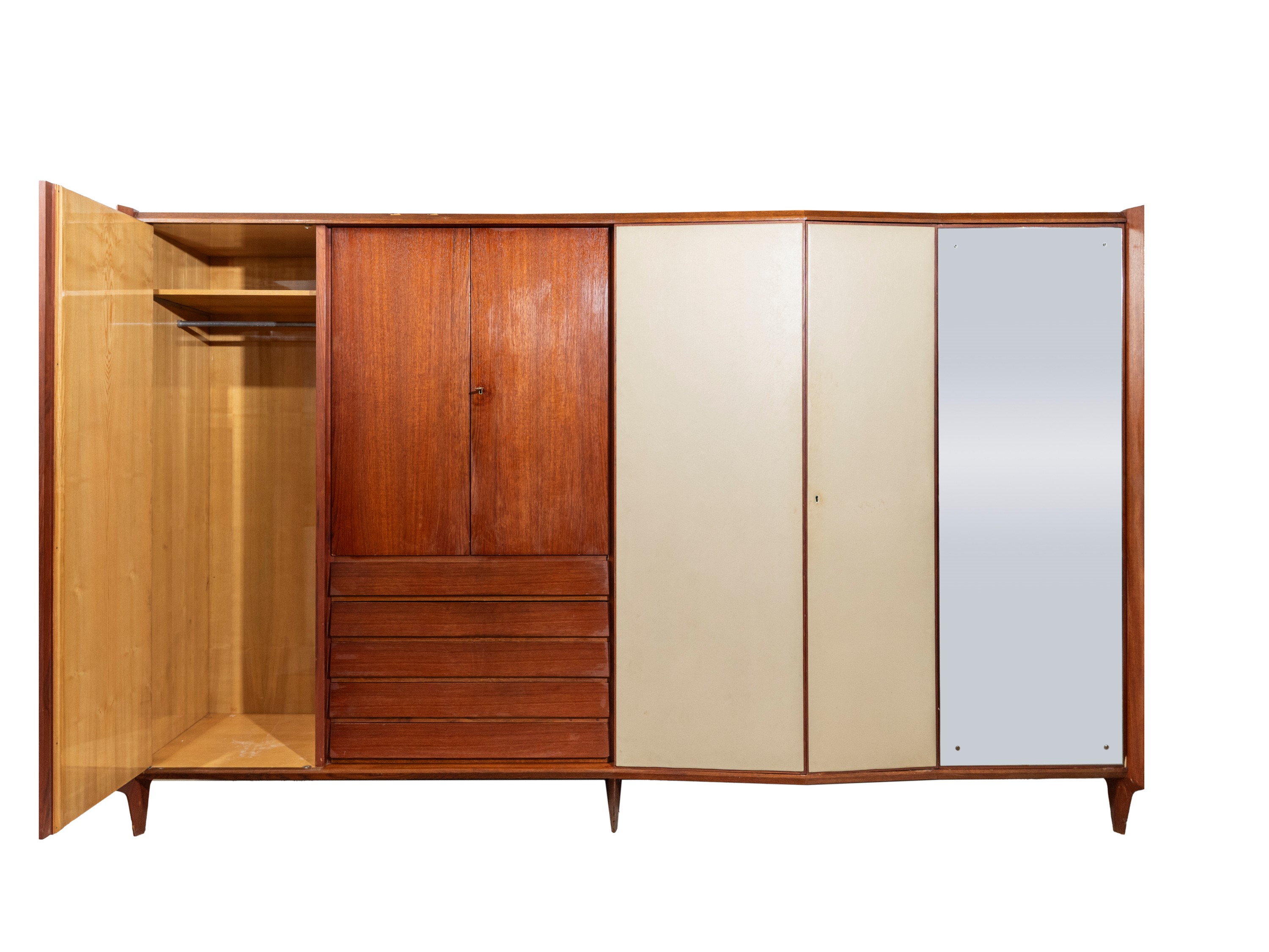 Gio Ponti - Armadio in legno impiallacciato con ante rivestite in skai, anni ’50 ca.