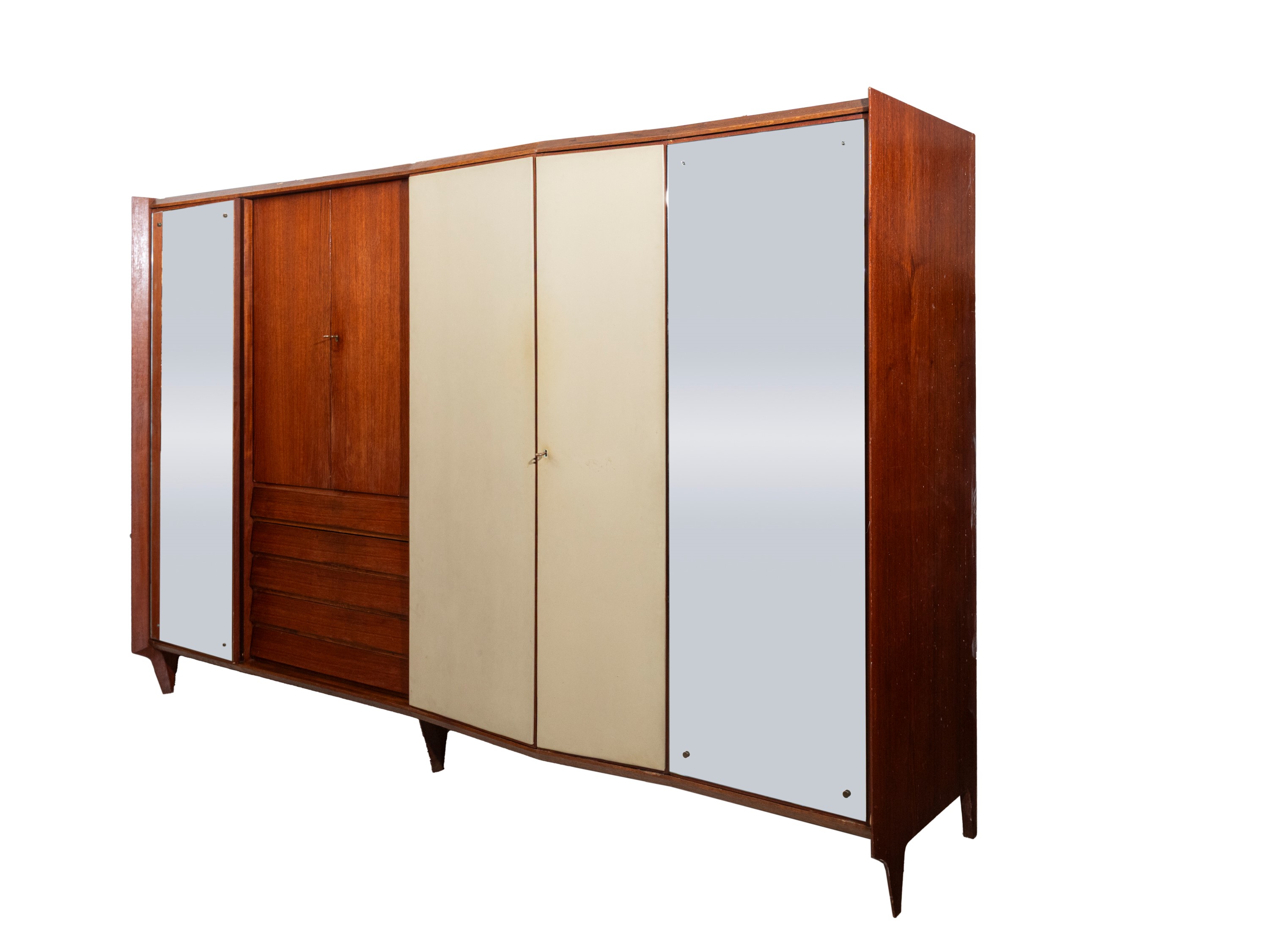 Gio Ponti - Armadio in legno impiallacciato con ante rivestite in skai, anni ’50 ca.