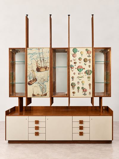 Fornasetti e Carlo Alberto Bordogna, Libreria modulare con vetrine e pannelli serigrafati