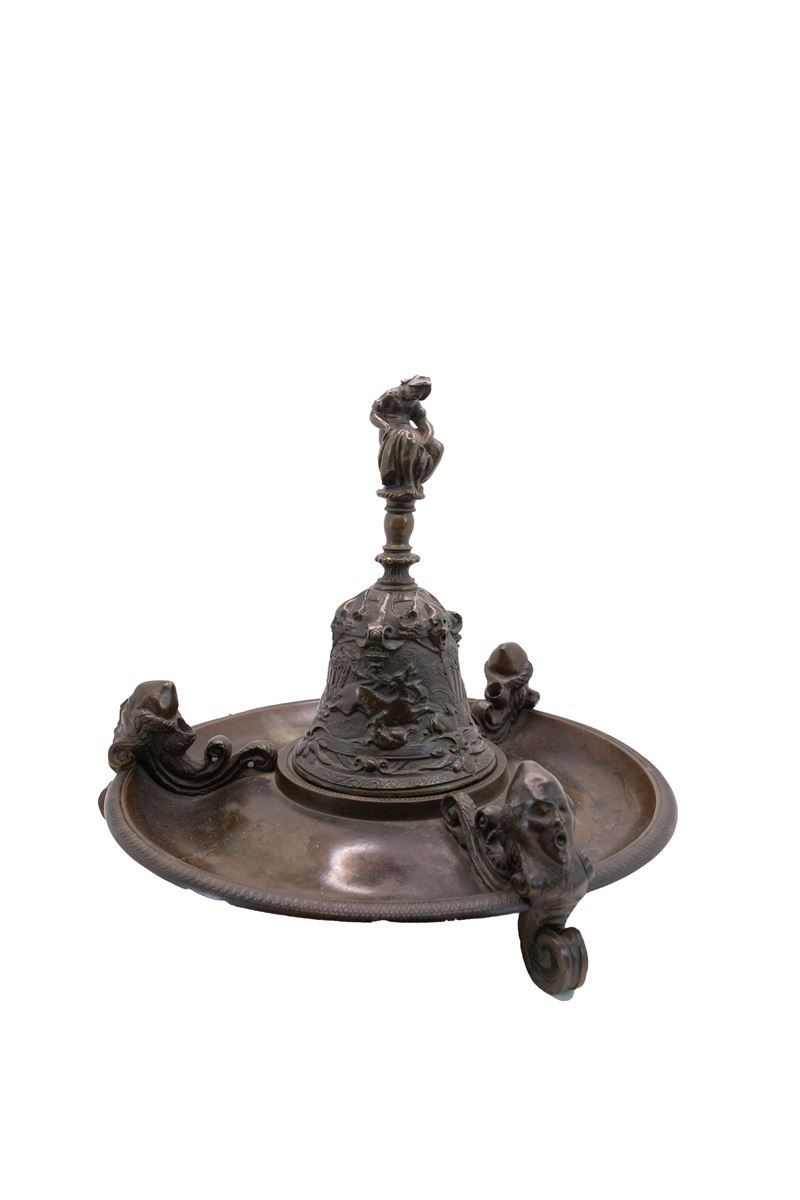°CAMPANELLO SU PIATTO IN BRONZO A PATINA SCURA