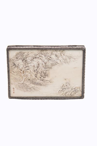 Giappone (periodo Meiji), Scatola in argento e avorio