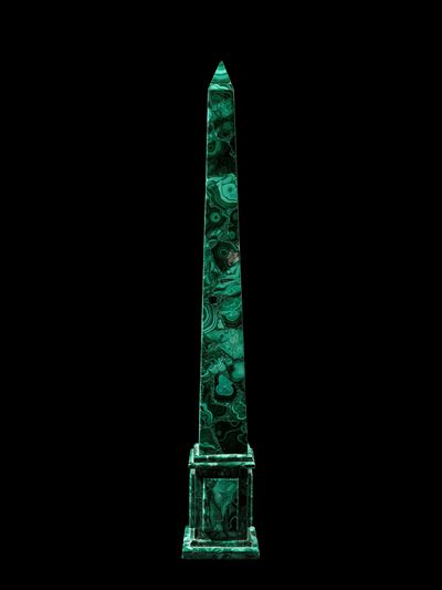 Russia, XX secolo, Obelisco in malachite